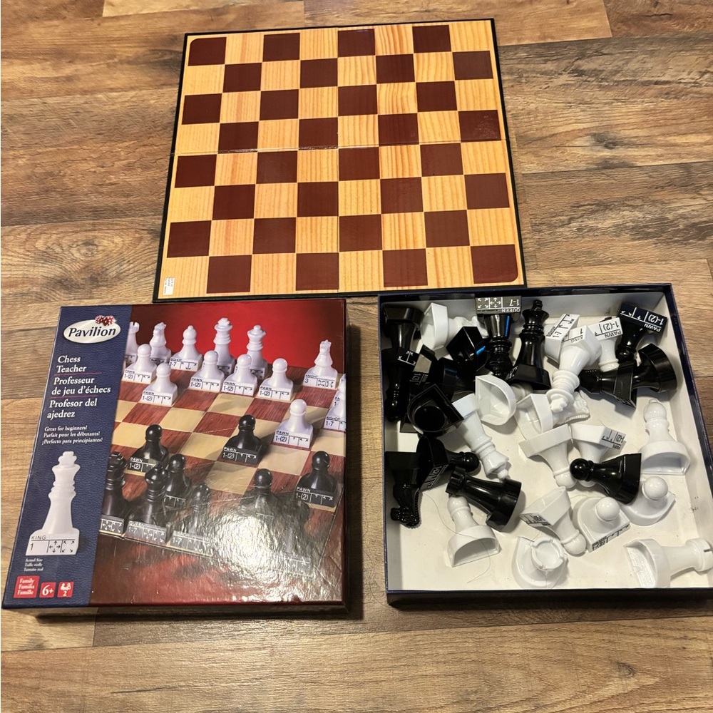 Palvilion chess teacher set (all pieces included) great for starters.